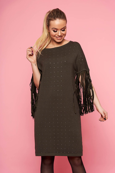 Rochie SunShine khaki eleganta tricotata cu croi larg fara captuseala cu maneci trei-sferturi cu franjuri si aplicatii cu pietre strass