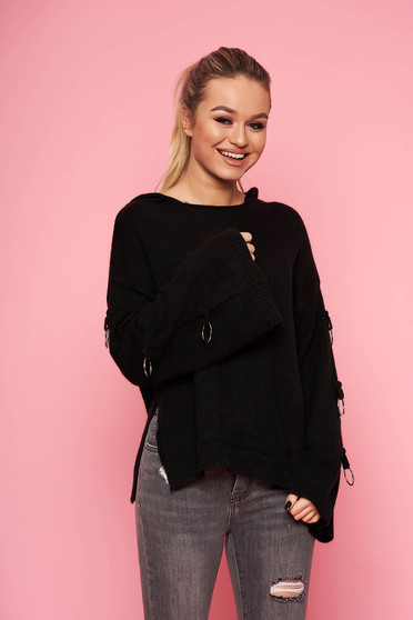 Pulover SunShine negru casual tricotat scurt cu croi larg cu gluga nedetasabila si accesorii metalice