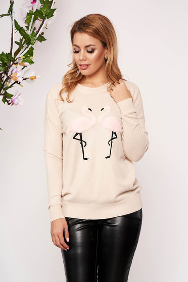 Pulover SunShine cappuccino casual tricotat scurt cu croi larg cu decolteu la baza gatului si insertii cu blana ecologica