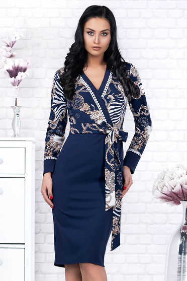 Rochie albastru-inchis eleganta midi tip creion din stofa cu maneci lungi si accesorizata cu cordon