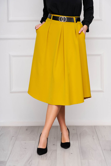 Fusta SunShine mustarie office midi in clos cu pliuri de material cu accesoriu tip curea si buzunare
