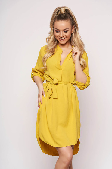 Rochie SunShine de zi galbena cu un croi drept asimetrica cu maneci lungi si accesorizata cu cordon