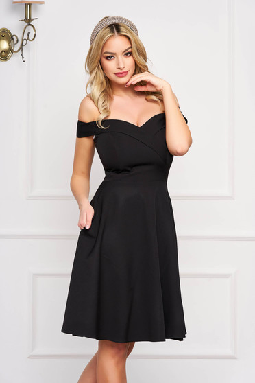 Rochie StarShinerS neagra midi de ocazie din stofa usor elastica in clos cu aplicatii cu sclipici si umeri goi