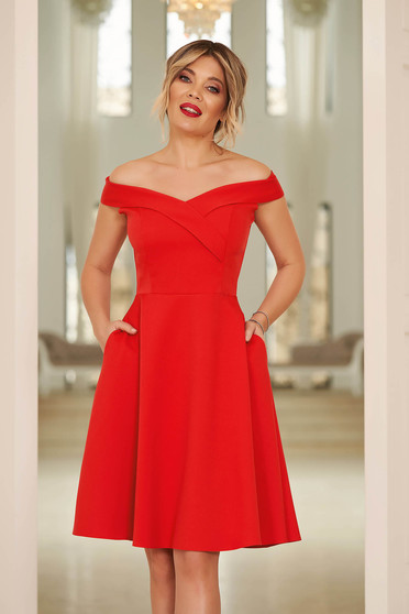 Rochie StarShinerS rosie midi de ocazie din stofa usor elastica in clos cu umeri goi