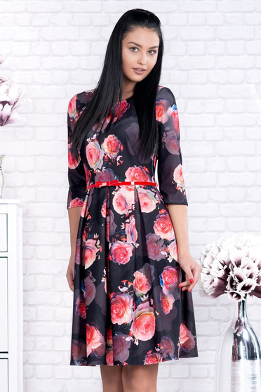 Rochie neagra office scurta din stofa in clos cu imprimeuri florale si accesoriu tip curea