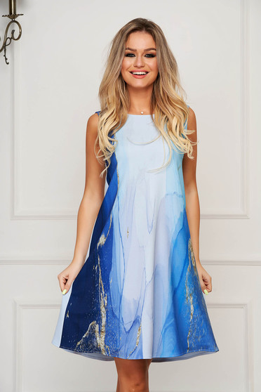 - StarShinerS lightblue dress crepe with easy cut with graphic details