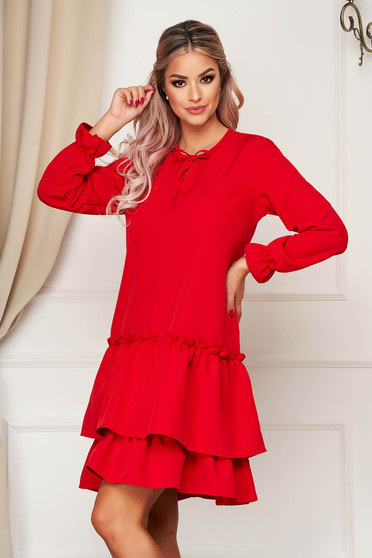 Rochie StarShinerS rosie de zi cu croi larg din material usor elastic cu volanase la baza rochiei