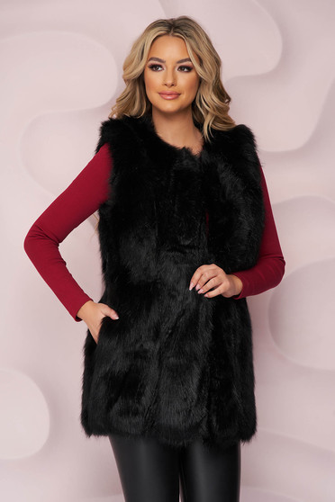 Black gilet from ecological fur with inside lining with straight cut