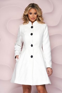 White elegant coat from non elastic fabric with inside lining cloche short cut with padded shoulders