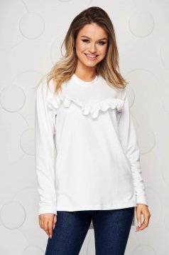Sporty loose fit StarShinerS white women`s blouse with lace details