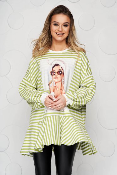 Bluze, cu imprimeuri grafice, Bluza dama SunShine verde din material elastic cu croi larg cu dungi si volanase - StarShinerS.ro