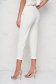 Pantaloni SunShine albi din material neelastic cu croi larg accesorizat cu lant metalic 4 - StarShinerS.ro