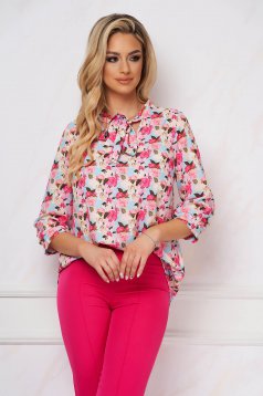 Bluza dama StarShinerS roz prafuit office cu croi larg material subtire cu guler tip esarfa cu imprimeu floral