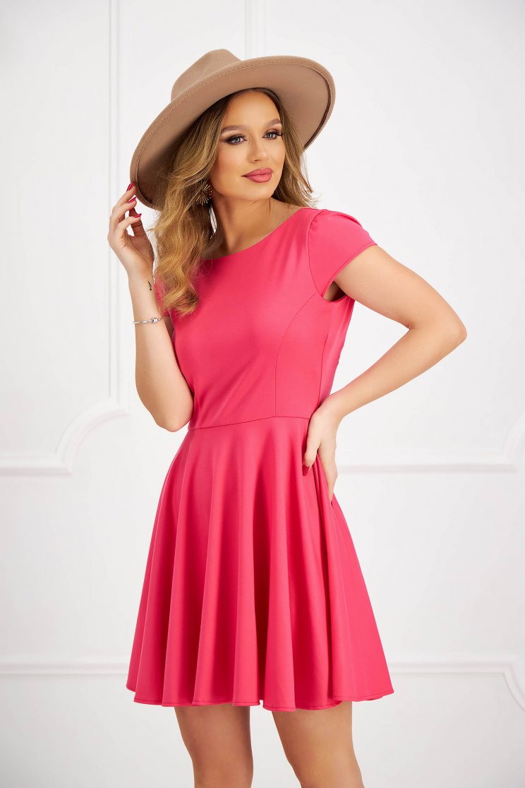 Rochie cu maneca scurta din material usor elastic fuchsia scurta in clos cu spatele decupat - StarShinerS