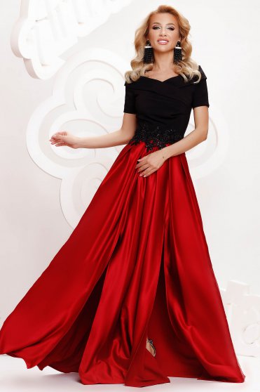 Red dress from satin cloche occasional slit on the shoulders with embellished accessories
