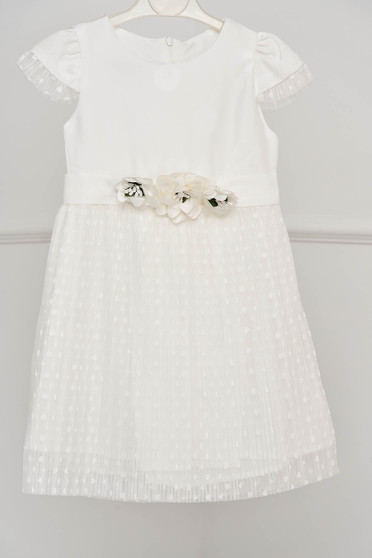 White dress occasional cloche laced folded up accessorized with breastpin