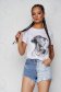 White t-shirt cotton loose fit with rounded cleavage accessorized with chain 1 - StarShinerS.com