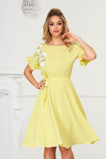 StarShinerS midi from elastic fabric with ruffled sleeves yellow dress cloche