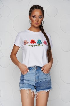 White t-shirt loose fit cotton with rounded cleavage with graphic details