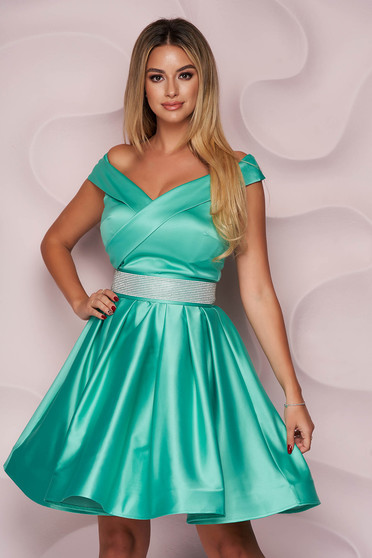Turquoise dress from satin cloche occasional on the shoulders short cut