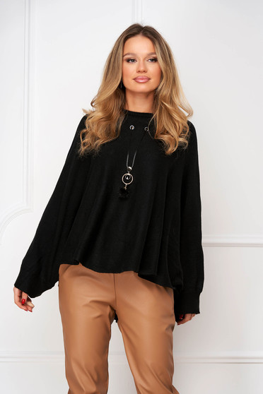 Bluze, Pulover din tricot subtire negru cu croi larg si accesoriu tip colier - SunShine - StarShinerS.ro