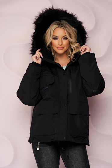 Black jacket loose fit short cut from slicker fur collar is fastened around the waist with a ribbon