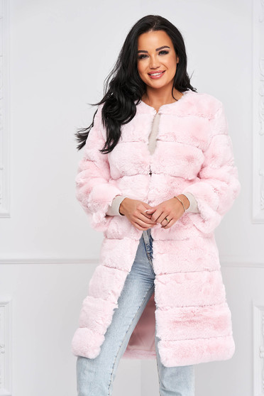 Lightpink fur from ecological fur with straight cut lateral pockets