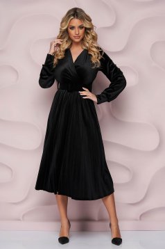 Rochie SunShine neagra eleganta in clos cu elastic in talie din catifea plisata