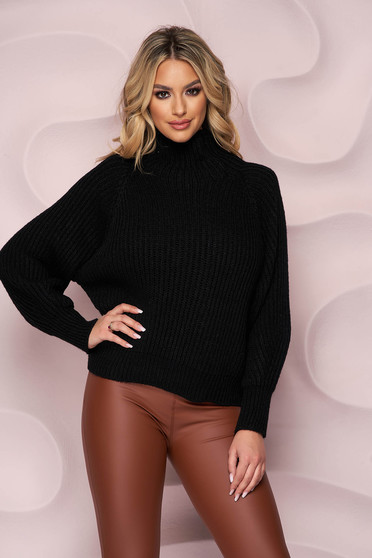Reduceri pulovere rosu, Pulover din material gros tricotat negru cu croi larg pe gat - SunShine - StarShinerS.ro