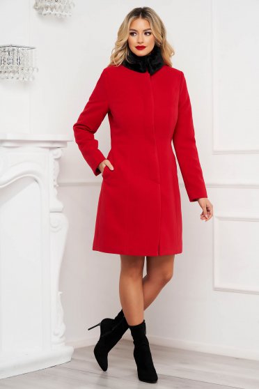 Red coat tented fur collar elegant