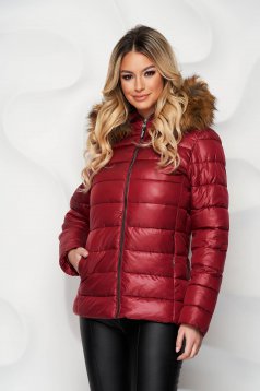 Burgundy jacket from slicker with faux fur accessory