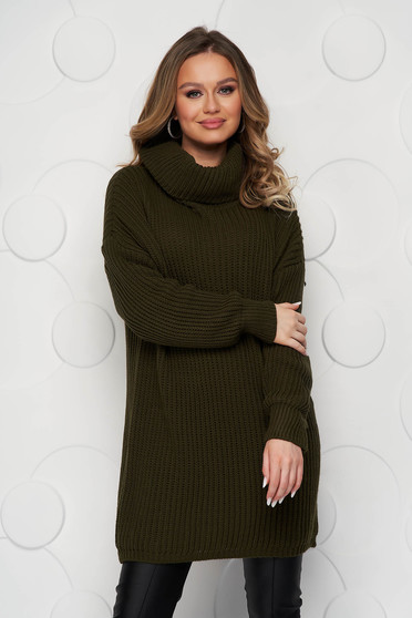 Khaki sweater knitted with turtle neck with straight cut