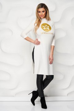 Bluza dama din lycra ivoire pe gat cu slit lateral si imprimeu cu scris - StarShinerS