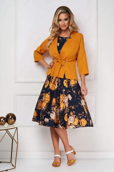 Rochii portocalii, Set elegant format din rochie midi in clos si sacou din georgette cu imprimeu floral - StarShinerS.ro