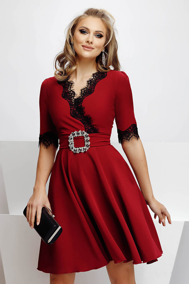 Burgundy dress elegant cloche elastic cloth with lace details