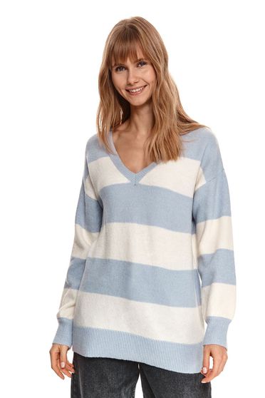 Casual jumpers, Lightblue sweater knitted with v-neckline loose fit - StarShinerS.com