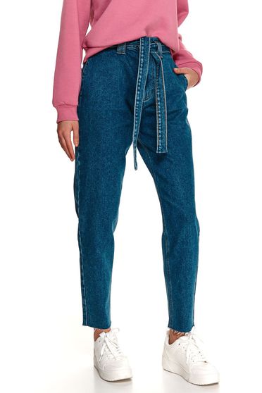 Blue jeans accessorized with tied waistband with pockets