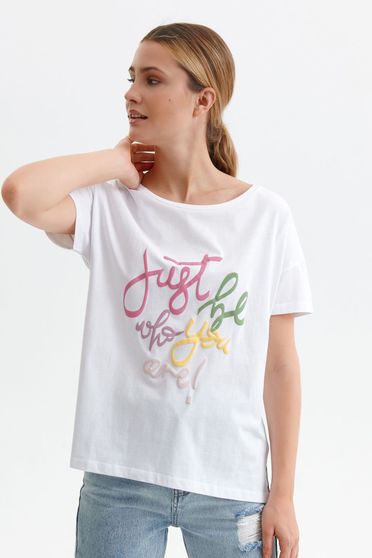 Női Pólók, Fehér casual bő szabású pamutból készült póló írásos mintával - StarShiner.hu
