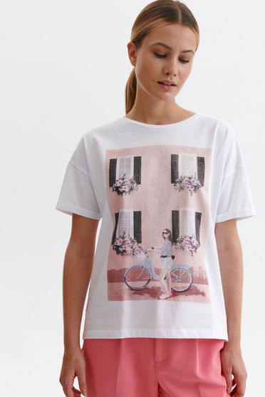 Női Pólók, Fehér casual bő szabású pamutból készült oldalt felsliccelt póló nyomtatott mintával - StarShiner.hu